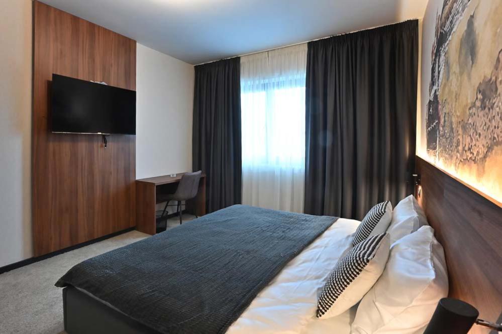 Tvrdjava Rooms - ノヴィ・サド エクステリア 写真